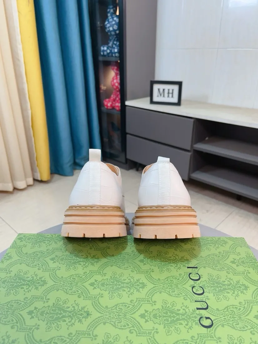 Men's shoes 💰500🌸🌸 (GUCCI) [can be made without label] G's new business boots are full-layer calfskin embossed with classic diamond pattern craftsmanship. They are high-end and classy, ​​versatile and have a full three-dimensional feel. They use raw rubber non-slip outsole. If you look closely, you will be addicted to the leather. You can't extricate yourself ~ the best on the market.          Fabric: Cowhide/Embossed Lining: Cowhide.          Please make a note when placing an order, size: 38-44 (37, 45, 46 can be customized and cannot be returned or exchanged)